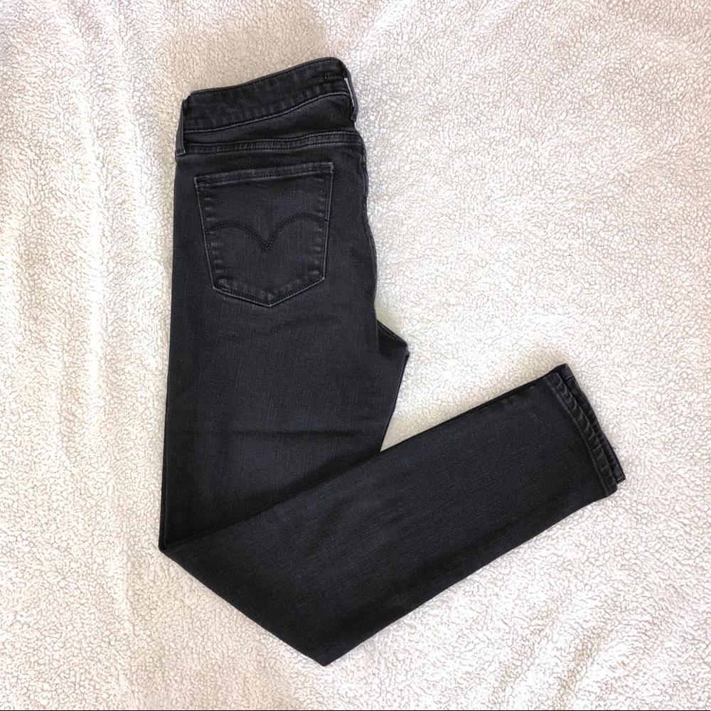 711 Levi’s Skinny Jeans